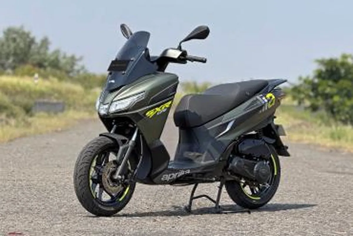 Aprilia SXR GT 175 hp-e vs Yamaha Aerox vs Hero Xoom 160 vs others