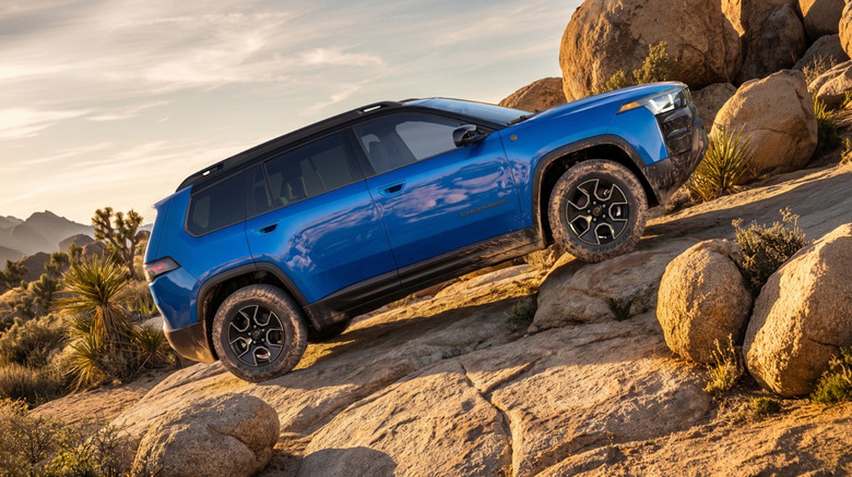 2027 Jeep Cherokee Trailhawk Finally Earns The Hybrid Cherokee Its Trail-Rated Status