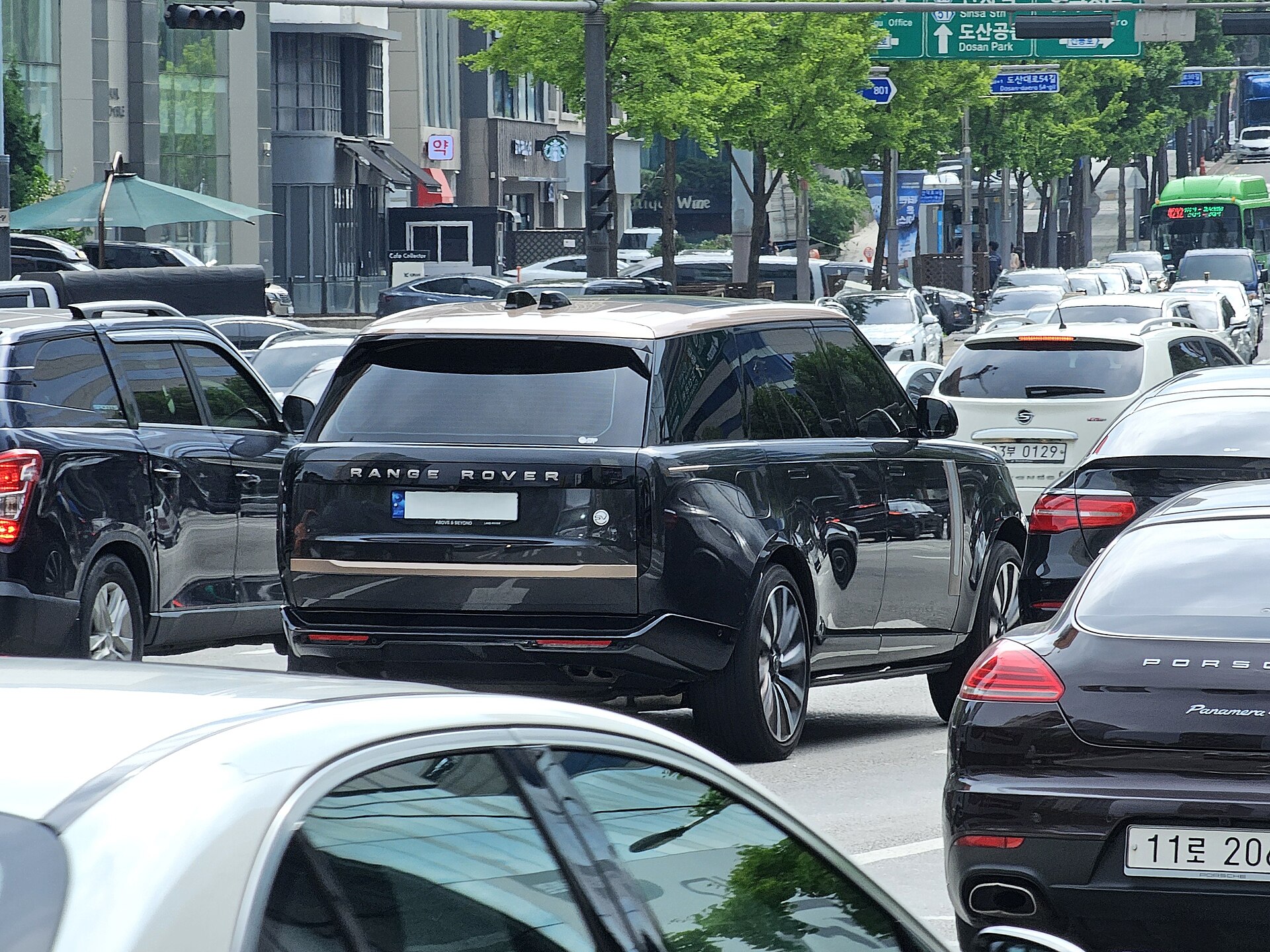 Range Rover SV 2024