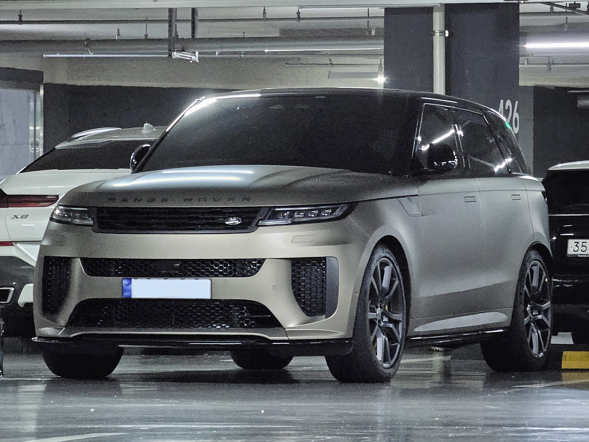 Range Rover SV 2024