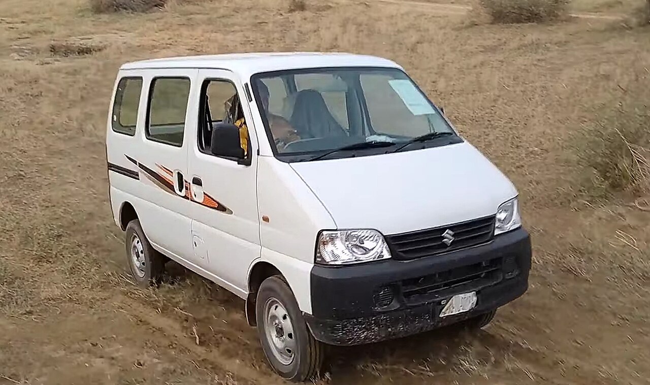 White Maruti Eeco 01