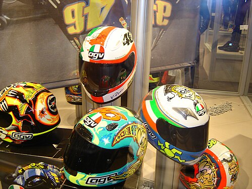 Moto GP yarışçısı Valentino Rossi tarafından giyilmiş kask koleksiyonu