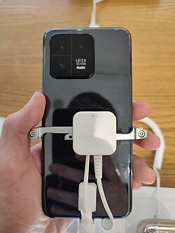 Xiaomi 13 back