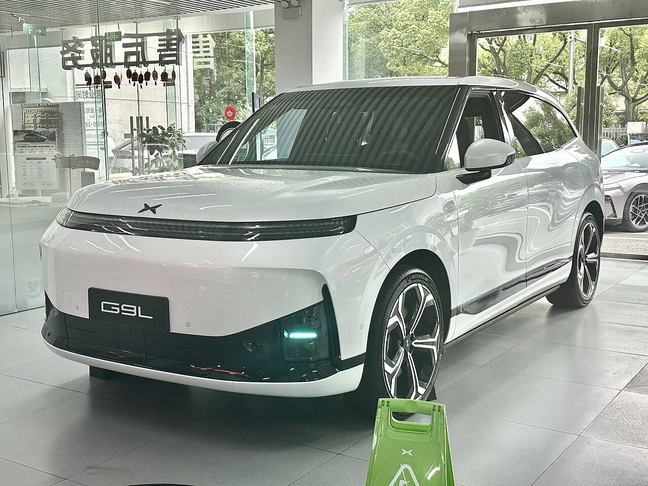 XPeng G9L 001
