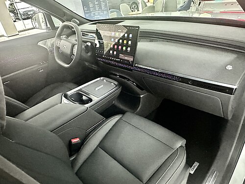 XPeng G9L 007